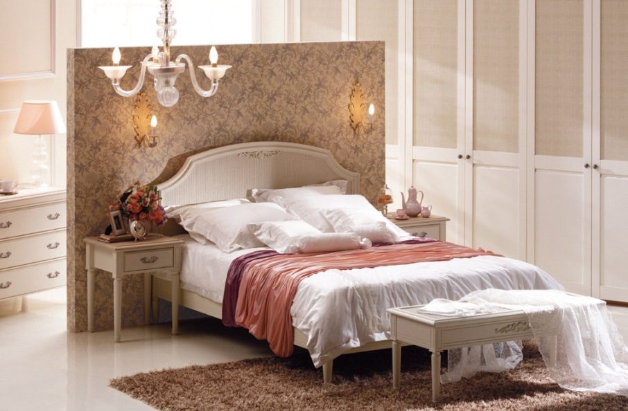 Dormitorio romántico en colores beige
